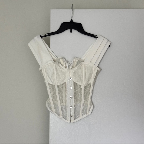 PrettyLittleThing Tops - White Lace Corset Top Off the Shoudler - Pretty Little Thing - Size 2